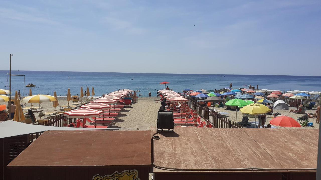 Ferienwohnung La Casa Di Pepe Pietra Ligure Exterior foto